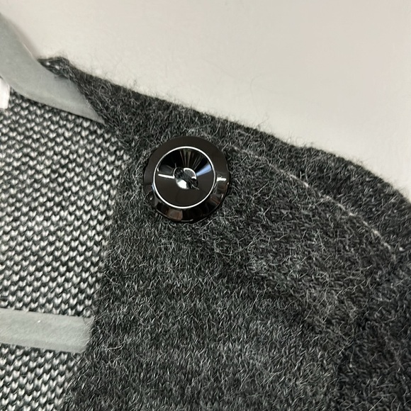 Baciano Charcoal Grey and white Color Block / Striped Knit Long Cardigan, XL - Picture 6 of 9